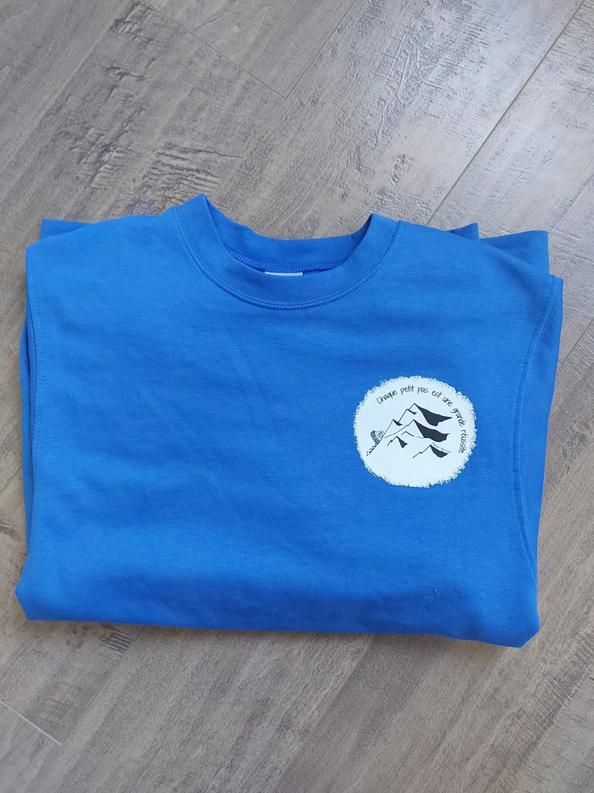 Crewneck enfant - Chaque petit pas est une grande réussite – Image 2